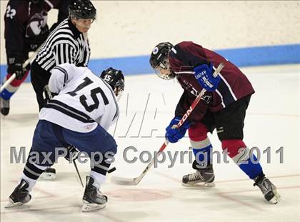 Thumbnail 2 in Windsor/East Granby/Avon vs. Staples/Weston/Shelton (CIAC Division 3 Semifinal) photogallery.