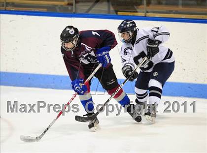 Thumbnail 1 in Windsor/East Granby/Avon vs. Staples/Weston/Shelton (CIAC Division 3 Semifinal) photogallery.