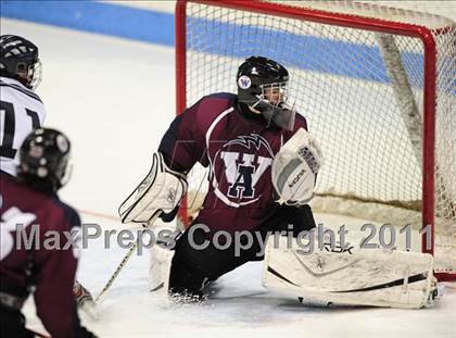 Thumbnail 2 in Windsor/East Granby/Avon vs. Staples/Weston/Shelton (CIAC Division 3 Semifinal) photogallery.