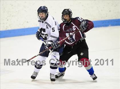 Thumbnail 1 in Windsor/East Granby/Avon vs. Staples/Weston/Shelton (CIAC Division 3 Semifinal) photogallery.