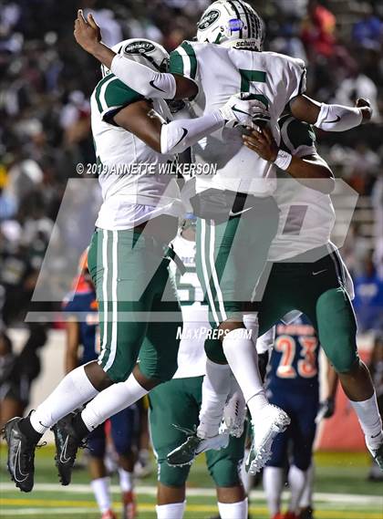 Thumbnail 1 in Central vs. Escambia (FHSAA 6A Final) photogallery.