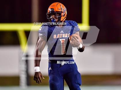 Thumbnail 1 in Central vs. Escambia (FHSAA 6A Final) photogallery.