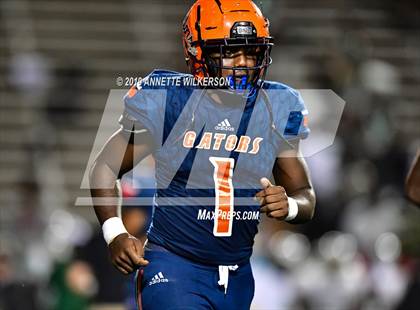 Thumbnail 1 in Central vs. Escambia (FHSAA 6A Final) photogallery.