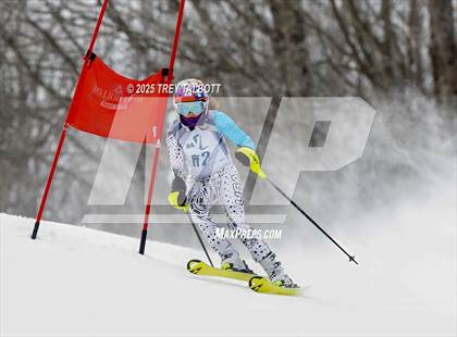 Thumbnail 2 in NYSPHAA Section V Class A&B Giant Slalom Final (Second Run) photogallery.