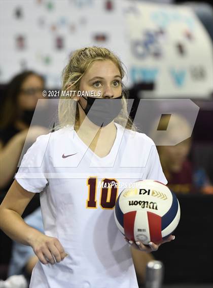 Thumbnail 2 in Windsor vs. Mead (CHSAA 4A Semifinal) photogallery.