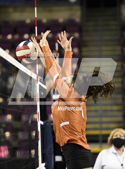 Thumbnail 3 in Windsor vs. Mead (CHSAA 4A Semifinal) photogallery.