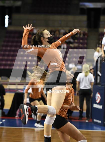 Thumbnail 2 in Windsor vs. Mead (CHSAA 4A Semifinal) photogallery.
