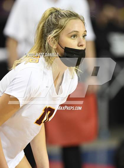 Thumbnail 1 in Windsor vs. Mead (CHSAA 4A Semifinal) photogallery.