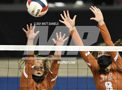 Thumbnail 3 in Windsor vs. Mead (CHSAA 4A Semifinal) photogallery.