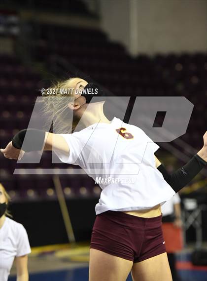 Thumbnail 2 in Windsor vs. Mead (CHSAA 4A Semifinal) photogallery.