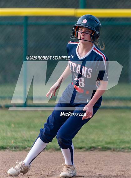 Thumbnail 1 in Cambridge Springs @ Shaler Area (Scrimmage) photogallery.