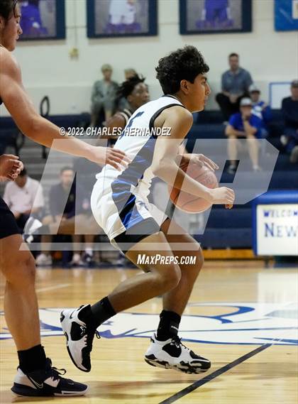 Thumbnail 3 in O'Connor vs New Braunfels (River City Classic) photogallery.
