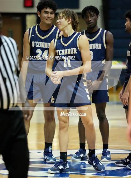 Thumbnail 3 in O'Connor vs New Braunfels (River City Classic) photogallery.