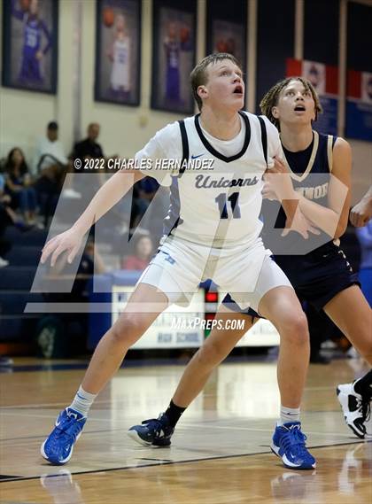 Thumbnail 3 in O'Connor vs New Braunfels (River City Classic) photogallery.