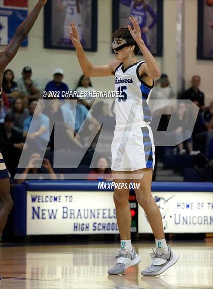Thumbnail 2 in O'Connor vs New Braunfels (River City Classic) photogallery.