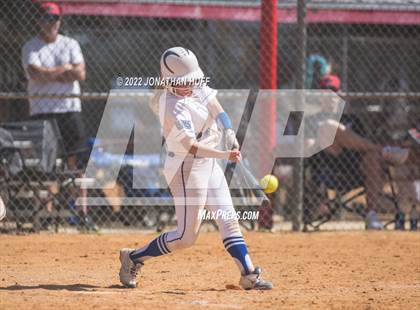 Thumbnail 3 in Northeast vs Clay (Raider Invitational) photogallery.