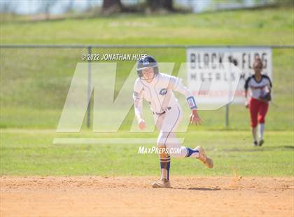 Thumbnail 2 in Northeast vs Clay (Raider Invitational) photogallery.