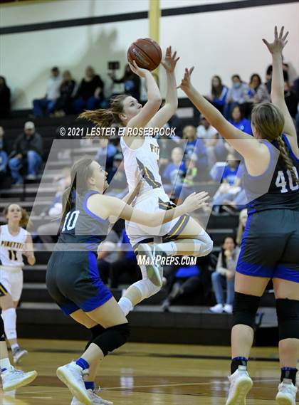Thumbnail 3 in Yoakum vs. Poth (UIL 3A Bi-District Playoffs) photogallery.
