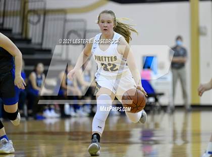 Thumbnail 3 in Yoakum vs. Poth (UIL 3A Bi-District Playoffs) photogallery.