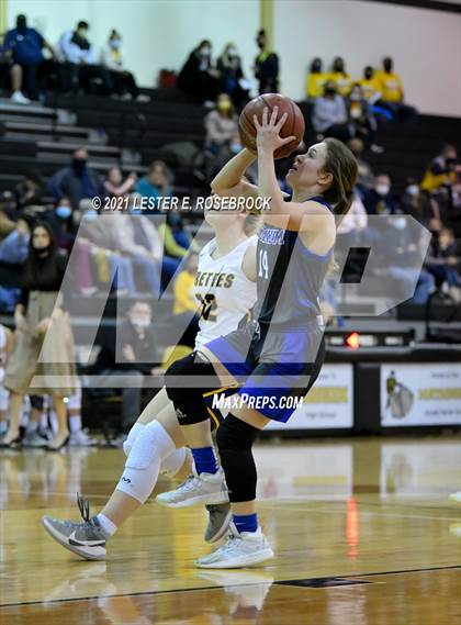 Thumbnail 2 in Yoakum vs. Poth (UIL 3A Bi-District Playoffs) photogallery.