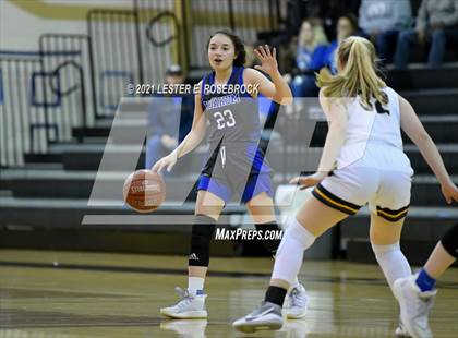 Thumbnail 3 in Yoakum vs. Poth (UIL 3A Bi-District Playoffs) photogallery.