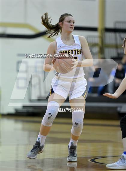 Thumbnail 2 in Yoakum vs. Poth (UIL 3A Bi-District Playoffs) photogallery.