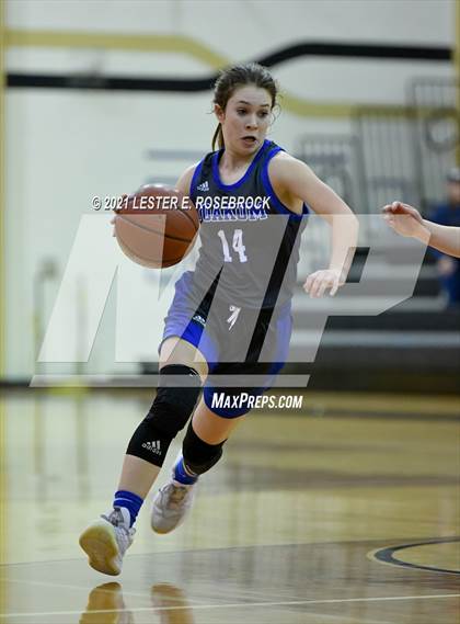 Thumbnail 2 in Yoakum vs. Poth (UIL 3A Bi-District Playoffs) photogallery.