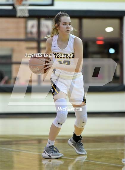 Thumbnail 2 in Yoakum vs. Poth (UIL 3A Bi-District Playoffs) photogallery.