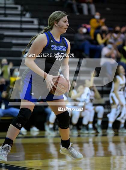 Thumbnail 3 in Yoakum vs. Poth (UIL 3A Bi-District Playoffs) photogallery.