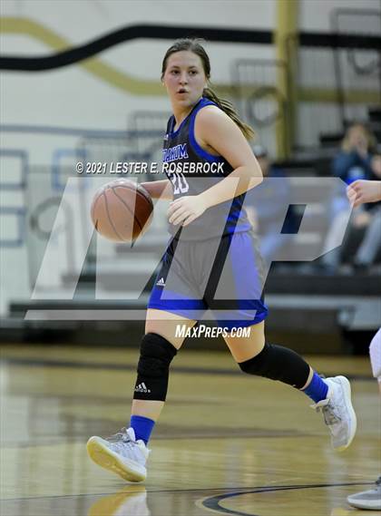 Thumbnail 2 in Yoakum vs. Poth (UIL 3A Bi-District Playoffs) photogallery.