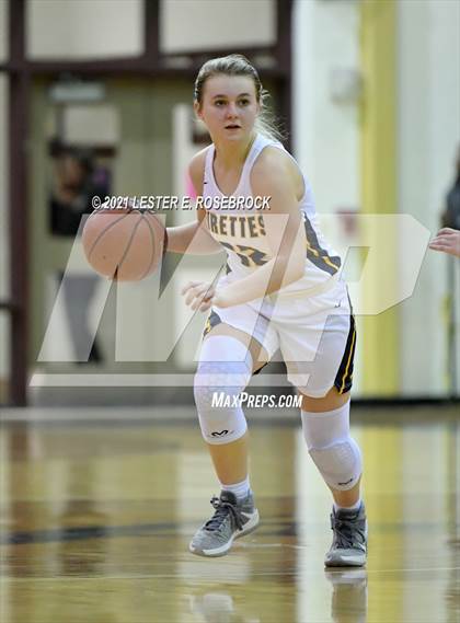 Thumbnail 3 in Yoakum vs. Poth (UIL 3A Bi-District Playoffs) photogallery.