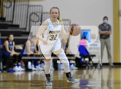 Thumbnail 2 in Yoakum vs. Poth (UIL 3A Bi-District Playoffs) photogallery.