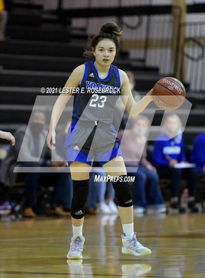 Thumbnail 2 in Yoakum vs. Poth (UIL 3A Bi-District Playoffs) photogallery.