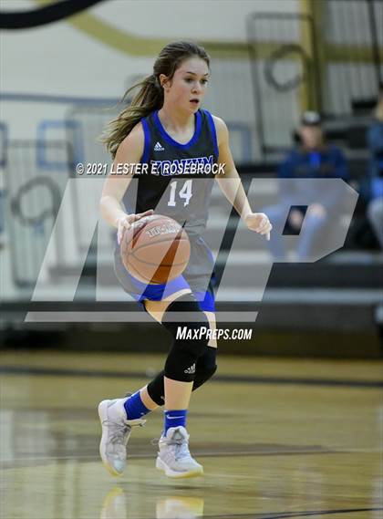 Thumbnail 3 in Yoakum vs. Poth (UIL 3A Bi-District Playoffs) photogallery.