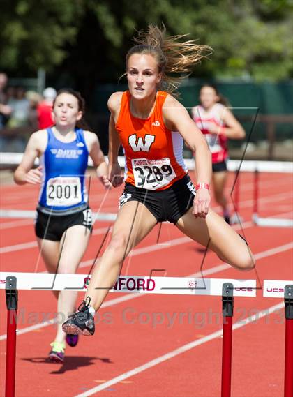 Thumbnail 2 in Stanford Invitational 400m Hurdles photogallery.