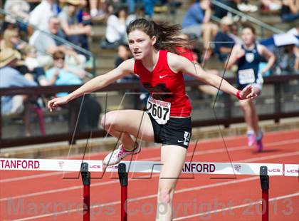 Thumbnail 1 in Stanford Invitational 400m Hurdles photogallery.
