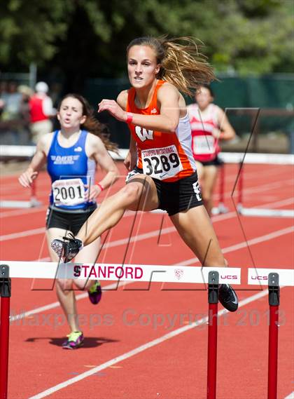Thumbnail 1 in Stanford Invitational 400m Hurdles photogallery.