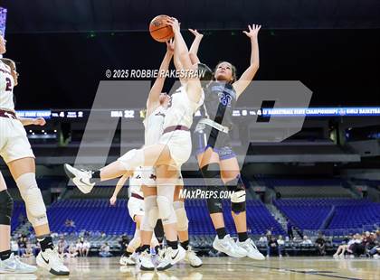 Thumbnail 3 in Broaddus vs. Eula (UIL 1A Basketball Division I Final) photogallery.