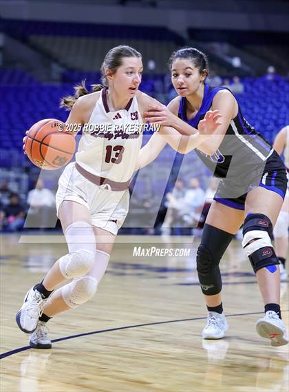 Thumbnail 3 in Broaddus vs. Eula (UIL 1A Basketball Division I Final) photogallery.