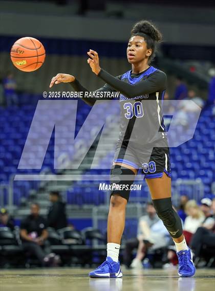 Thumbnail 3 in Broaddus vs. Eula (UIL 1A Basketball Division I Final) photogallery.