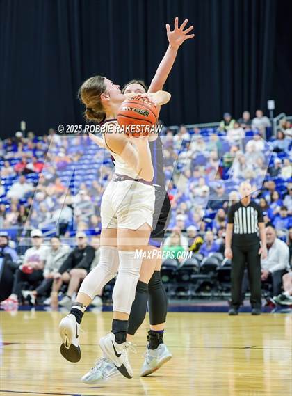 Thumbnail 2 in Broaddus vs. Eula (UIL 1A Basketball Division I Final) photogallery.