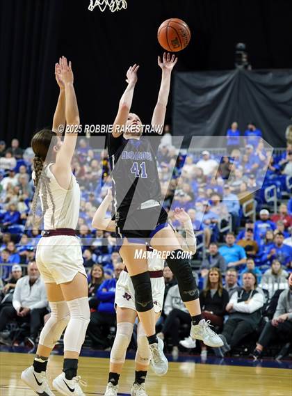 Thumbnail 1 in Broaddus vs. Eula (UIL 1A Basketball Division I Final) photogallery.