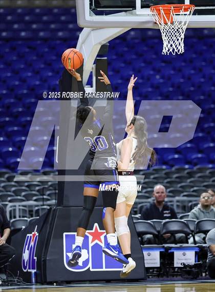 Thumbnail 2 in Broaddus vs. Eula (UIL 1A Basketball Division I Final) photogallery.