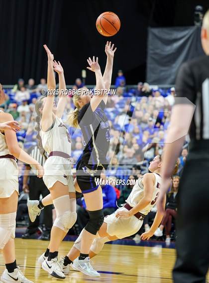 Thumbnail 1 in Broaddus vs. Eula (UIL 1A Basketball Division I Final) photogallery.