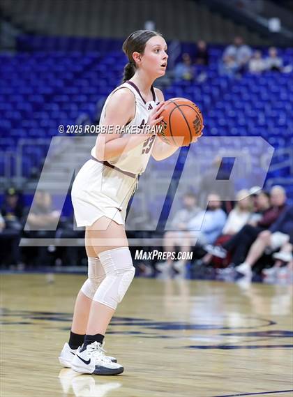 Thumbnail 2 in Broaddus vs. Eula (UIL 1A Basketball Division I Final) photogallery.