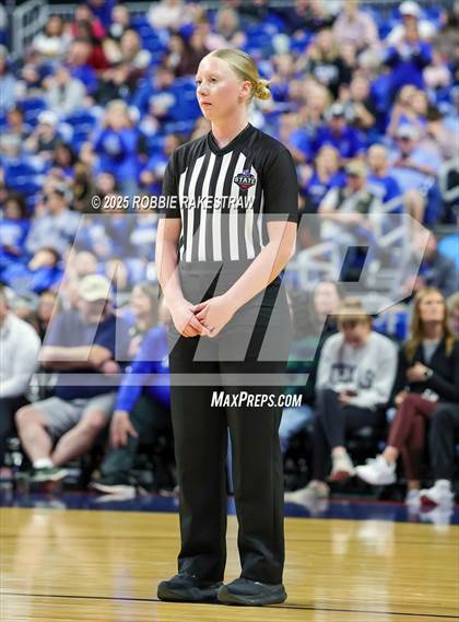 Thumbnail 3 in Broaddus vs. Eula (UIL 1A Basketball Division I Final) photogallery.
