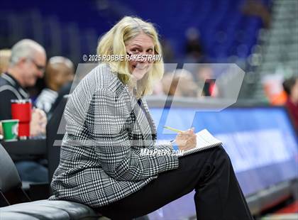 Thumbnail 2 in Broaddus vs. Eula (UIL 1A Basketball Division I Final) photogallery.