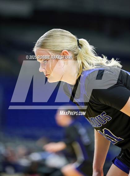 Thumbnail 2 in Broaddus vs. Eula (UIL 1A Basketball Division I Final) photogallery.