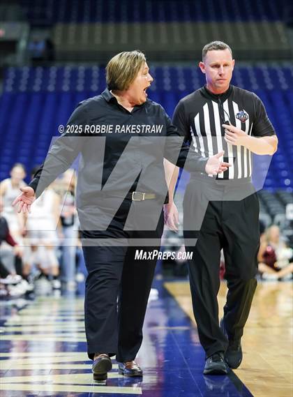 Thumbnail 2 in Broaddus vs. Eula (UIL 1A Basketball Division I Final) photogallery.