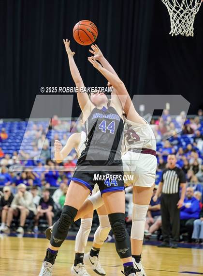 Thumbnail 3 in Broaddus vs. Eula (UIL 1A Basketball Division I Final) photogallery.